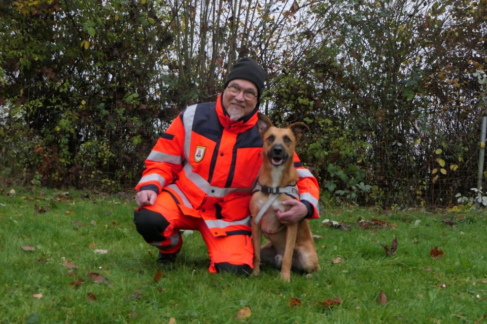 2b844834-f2aa-4cd5-8ee8-b0a76de4c4ae